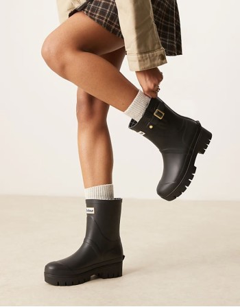 with Lucy Williams Raelynn wellington boots in black