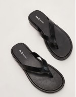 leather sandal in black