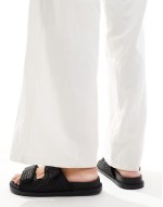 sandals with straps in raffia black